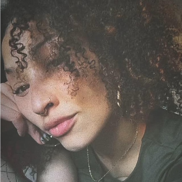 Meet your Posher, Tara - Picture 1 of 1